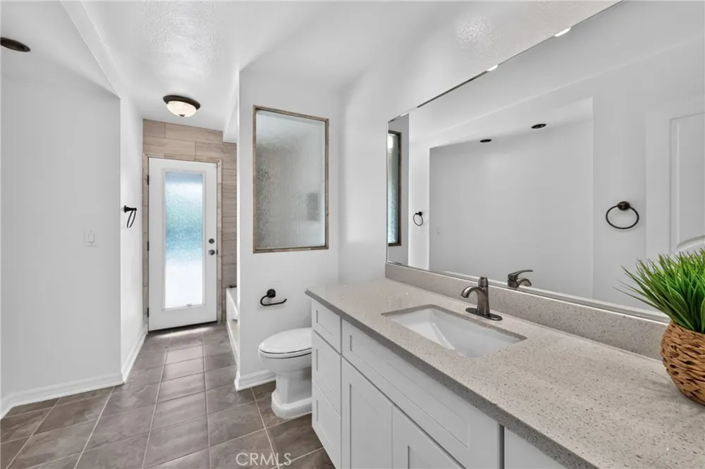13422 Elizabeth Tustin, CA 92780