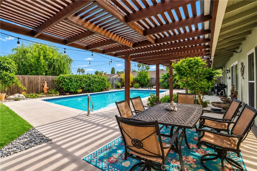 13422 Elizabeth Tustin, CA 92780