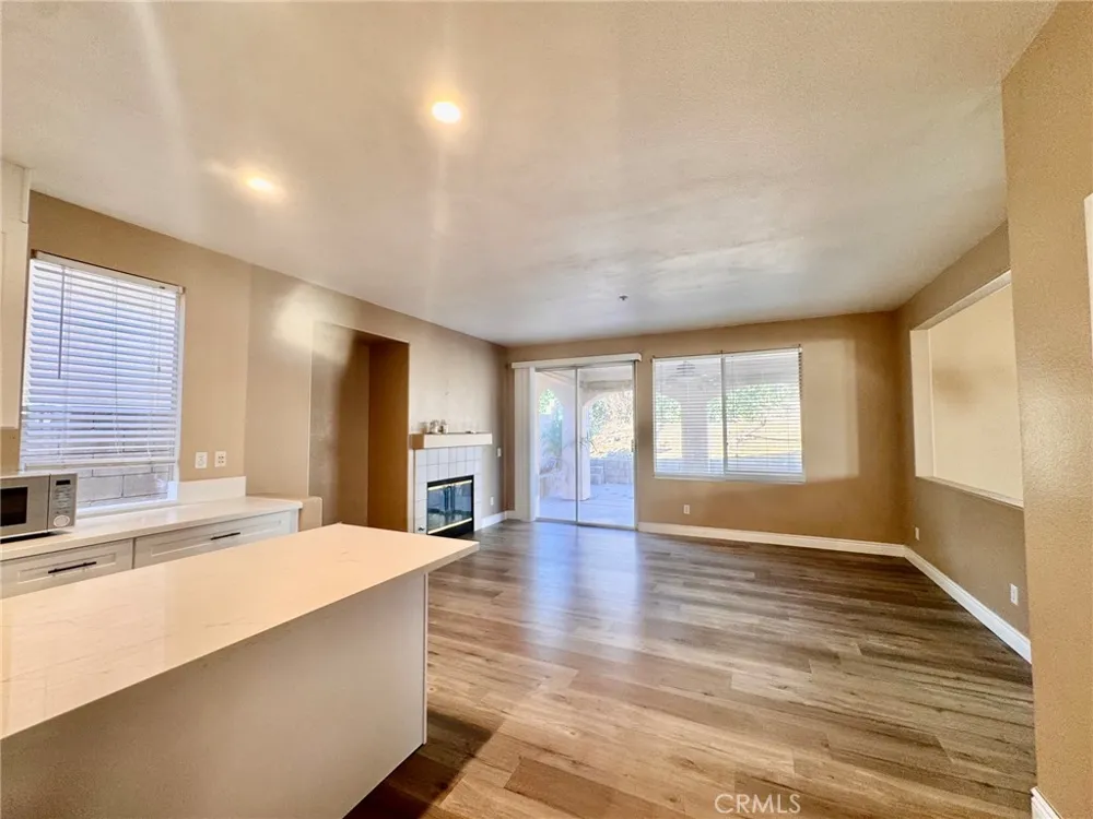 14880 Southend Street Fontana, CA 92336