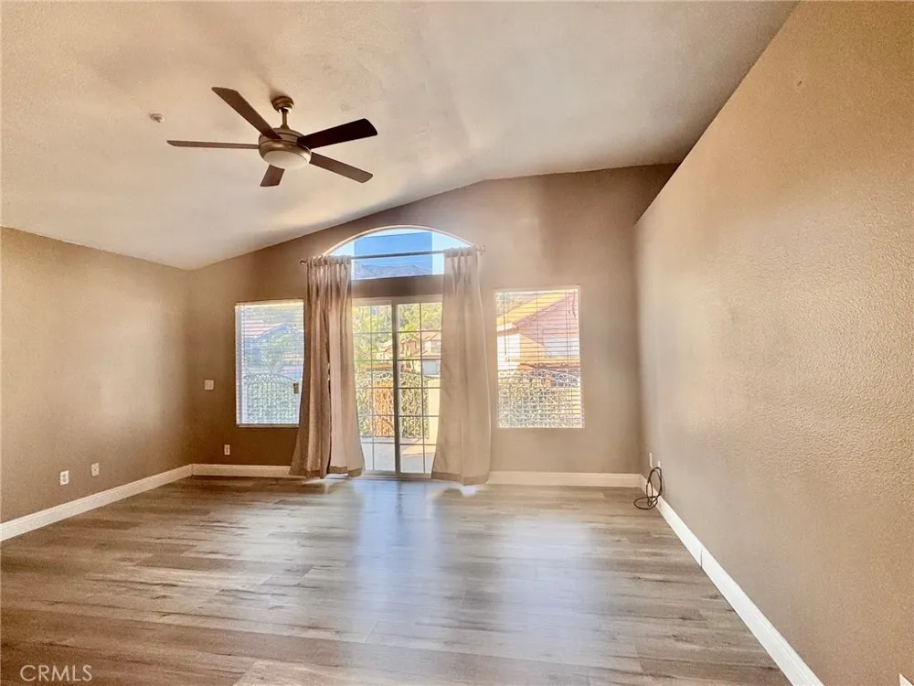 14880 Southend Street Fontana, CA 92336
