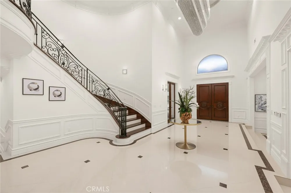 3255 Lombardy Road Pasadena, CA 91107