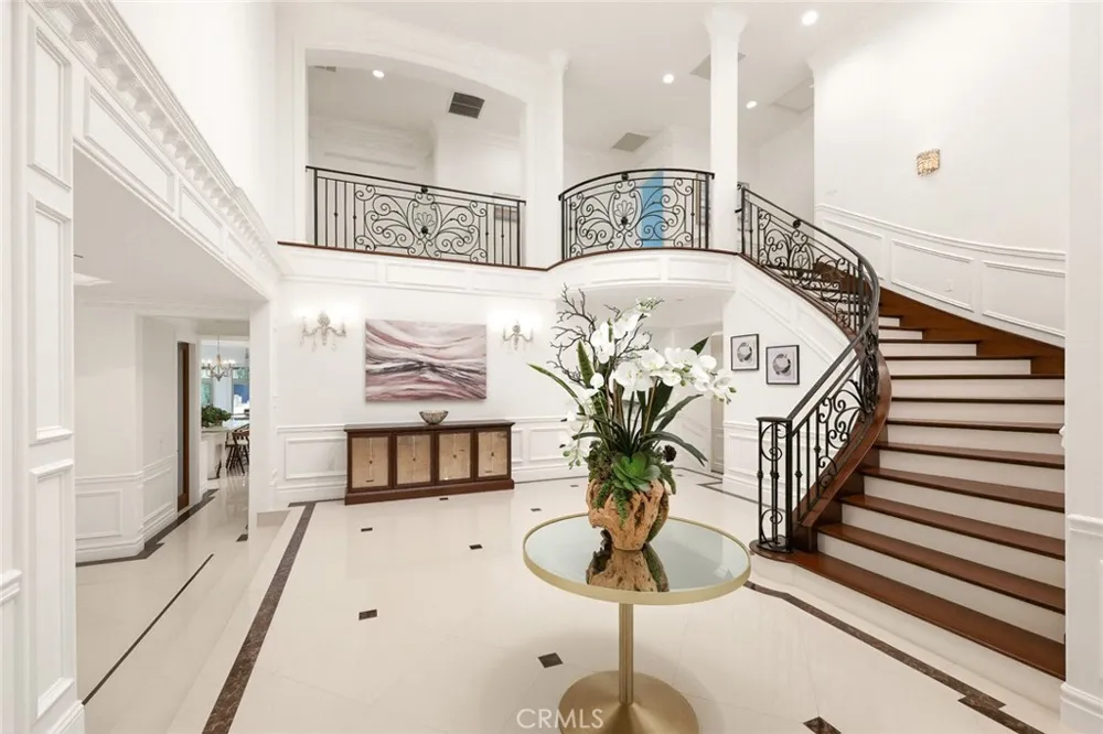 3255 Lombardy Road Pasadena, CA 91107
