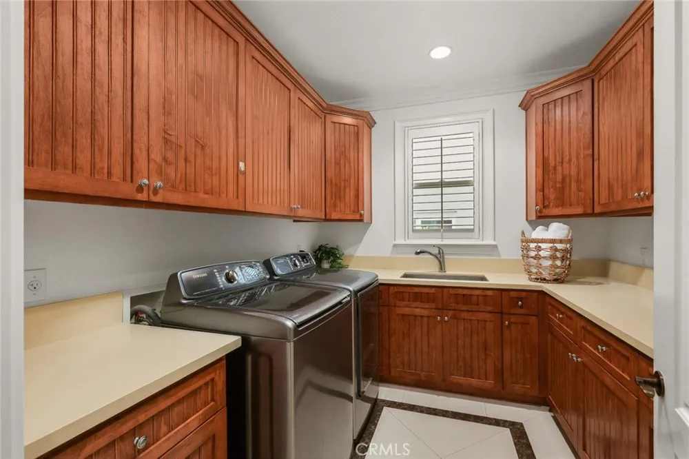 3255 Lombardy Road Pasadena, CA 91107