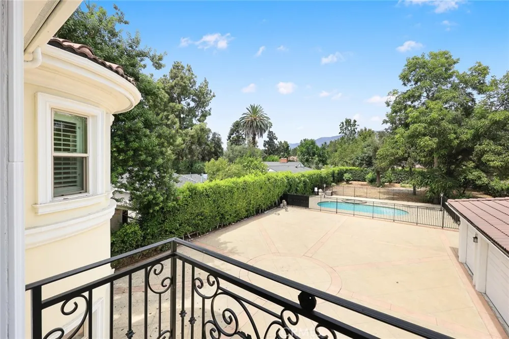 3255 Lombardy Road Pasadena, CA 91107