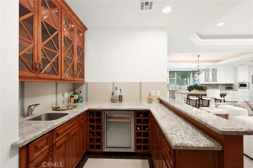 3255 Lombardy Road Pasadena, CA 91107