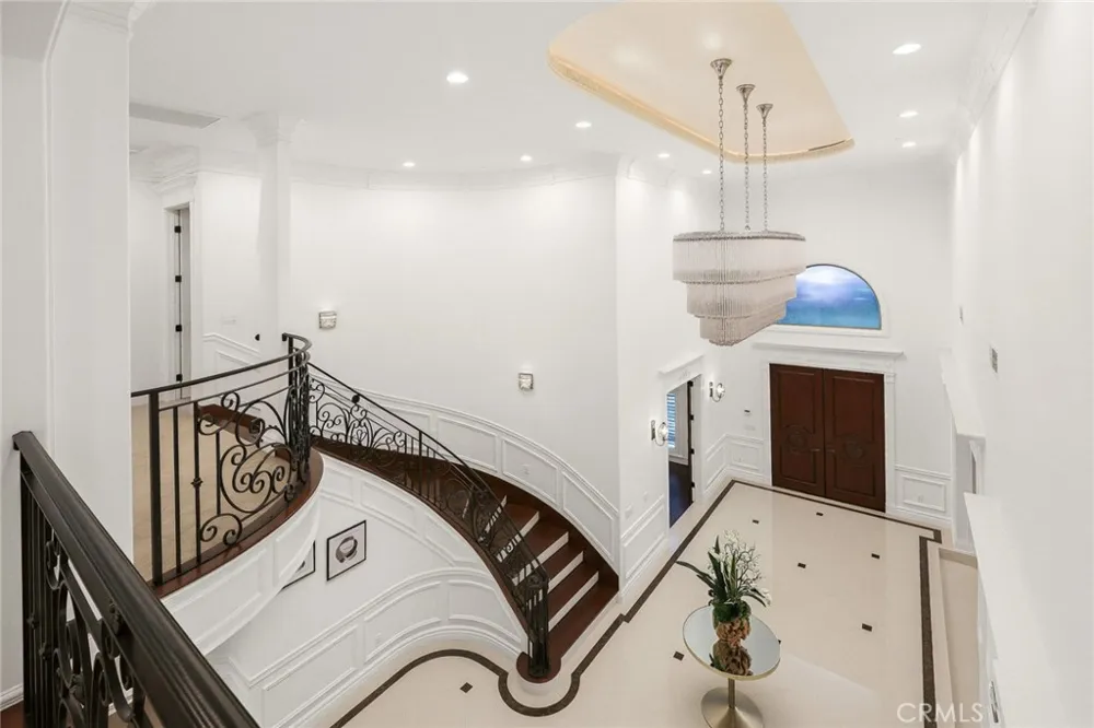 3255 Lombardy Road Pasadena, CA 91107
