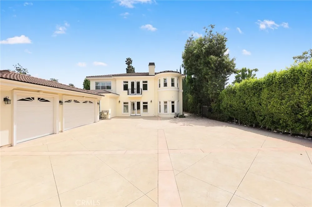 3255 Lombardy Road Pasadena, CA 91107