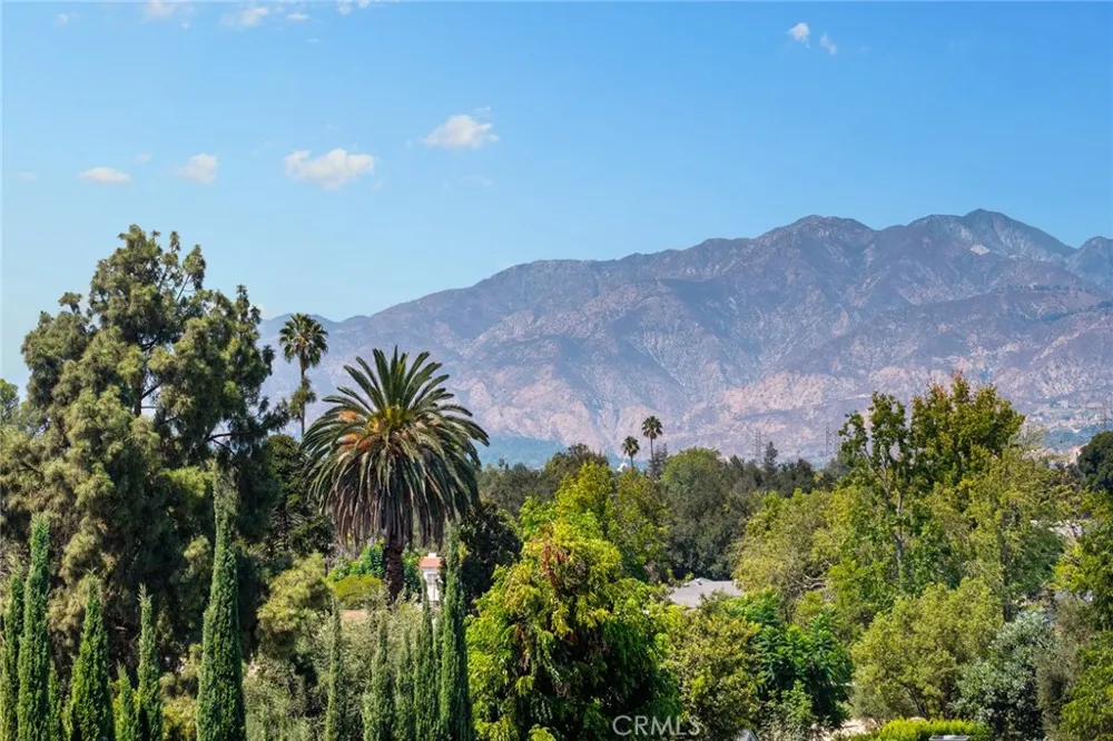 3255 Lombardy Road Pasadena, CA 91107