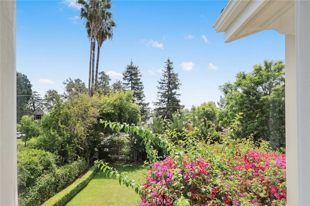 3255 Lombardy Road Pasadena, CA 91107