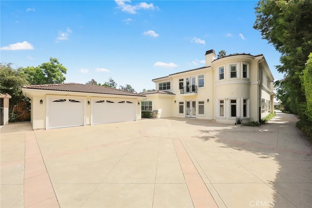 3255 Lombardy Road Pasadena, CA 91107