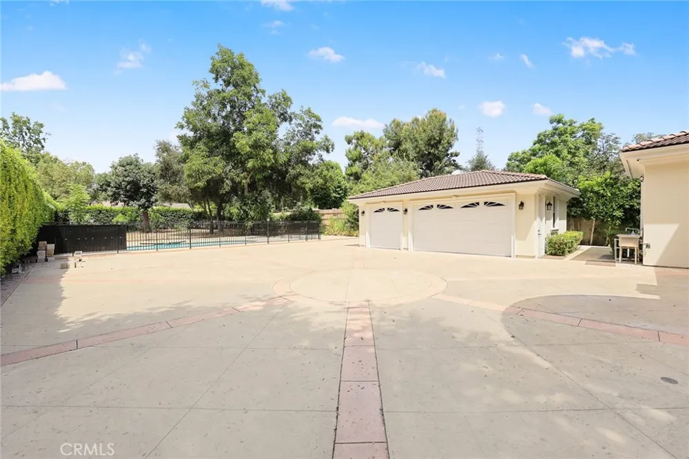 3255 Lombardy Road Pasadena, CA 91107