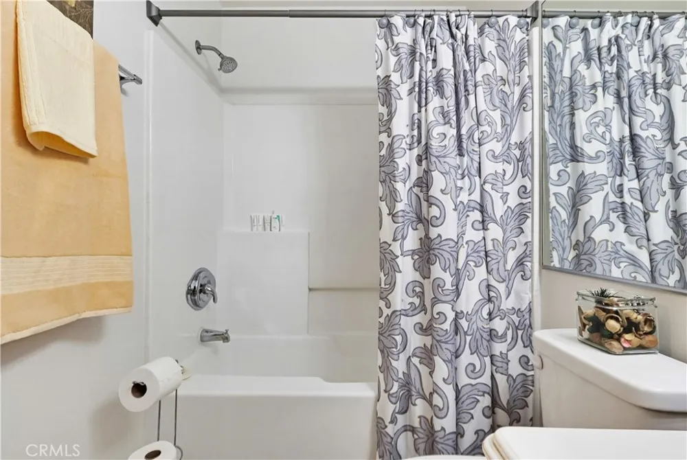 6650 Pine Bluff Whittier, CA 90601