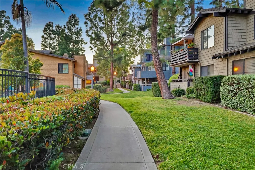 6650 Pine Bluff Whittier, CA 90601