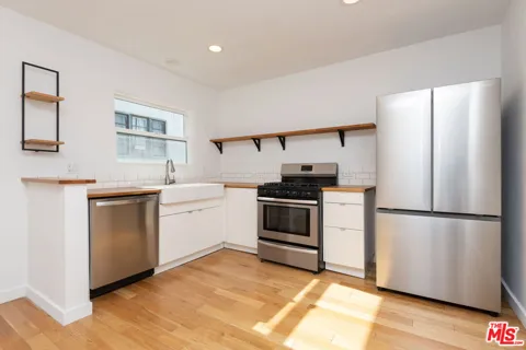 1341 S Burnside Avenue #3