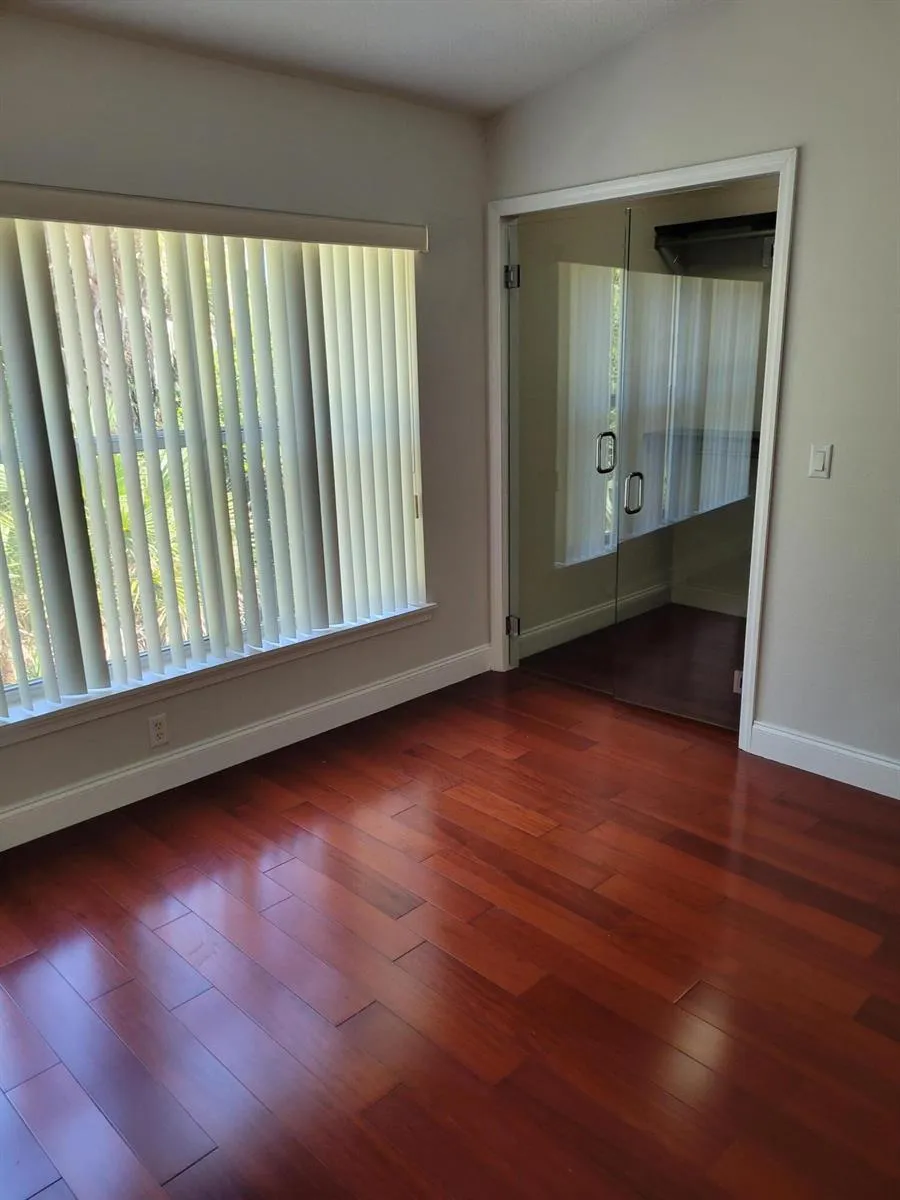 1042 Woodfield Road 