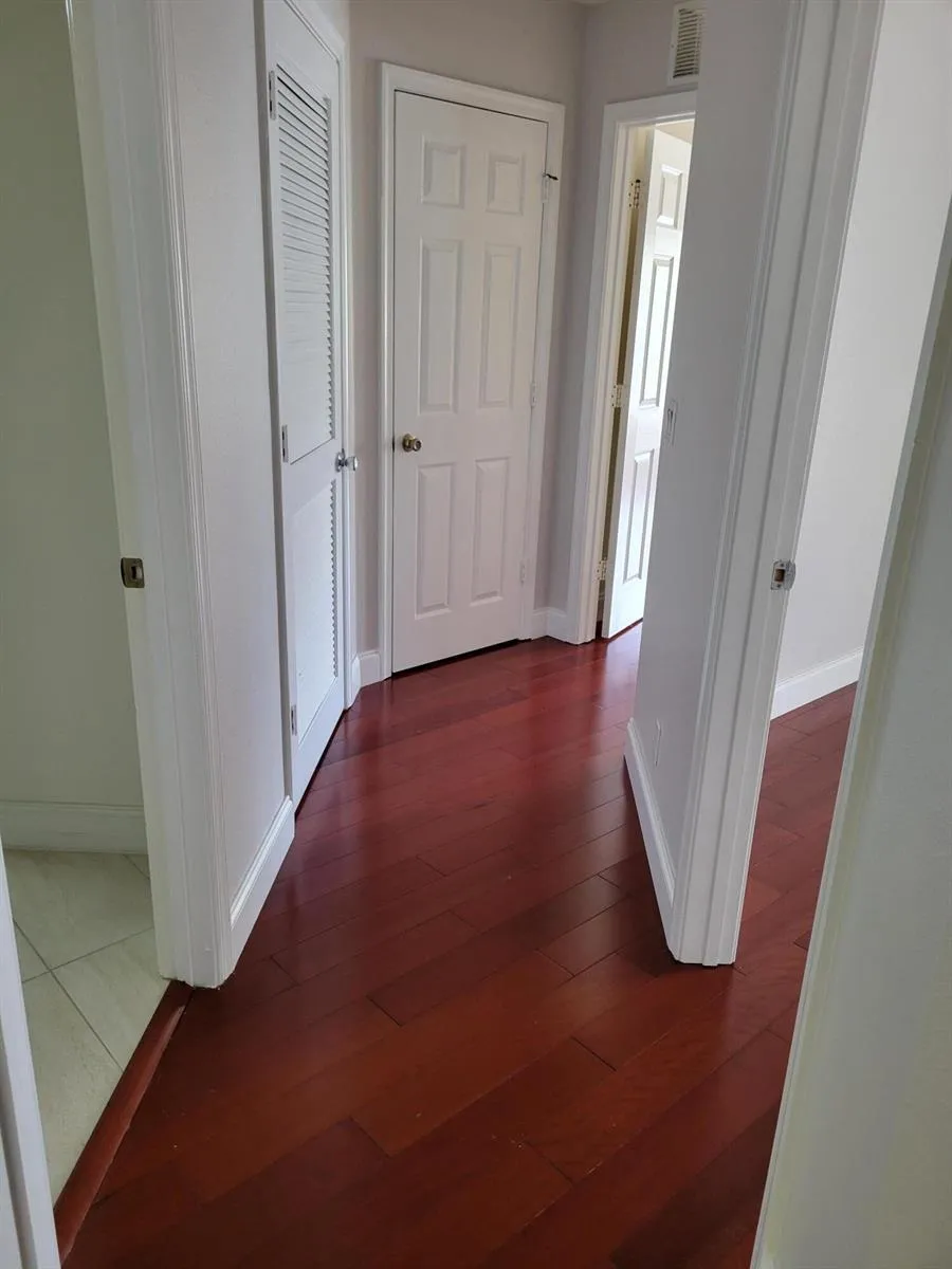 1042 Woodfield Road 