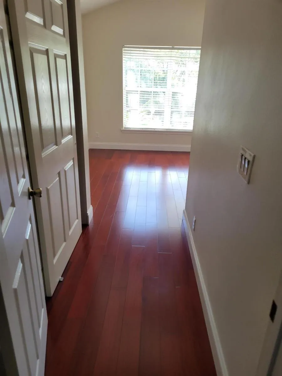 1042 Woodfield Road 