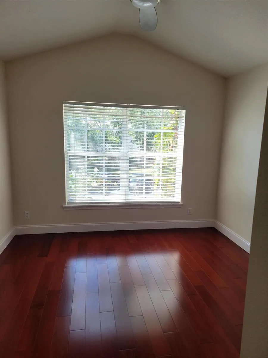 1042 Woodfield Road 