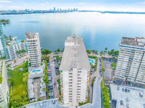 1408 Brickell Bay Dr #703