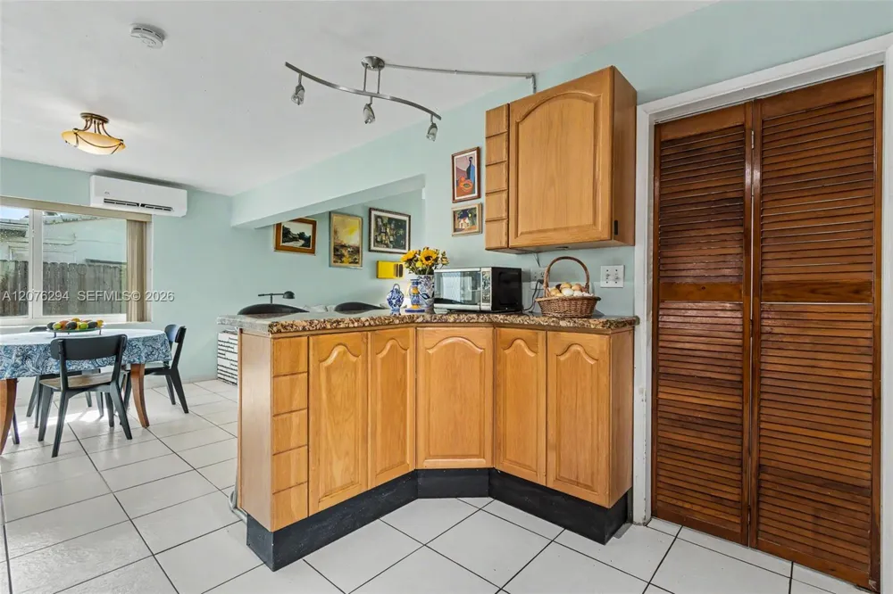 1523 Liberty St Hollywood, FL 33020