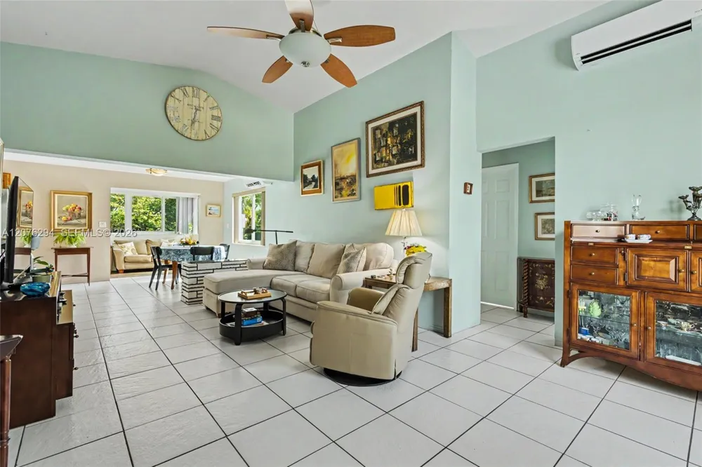 1523 Liberty St Hollywood, FL 33020