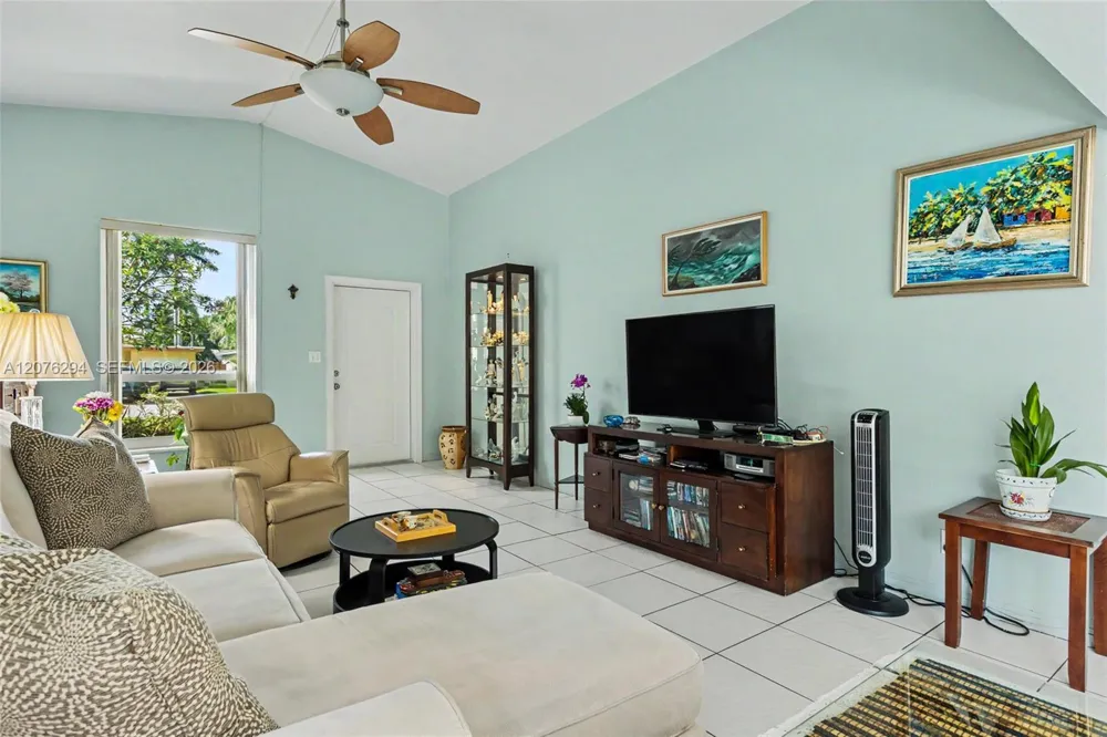 1523 Liberty St Hollywood, FL 33020