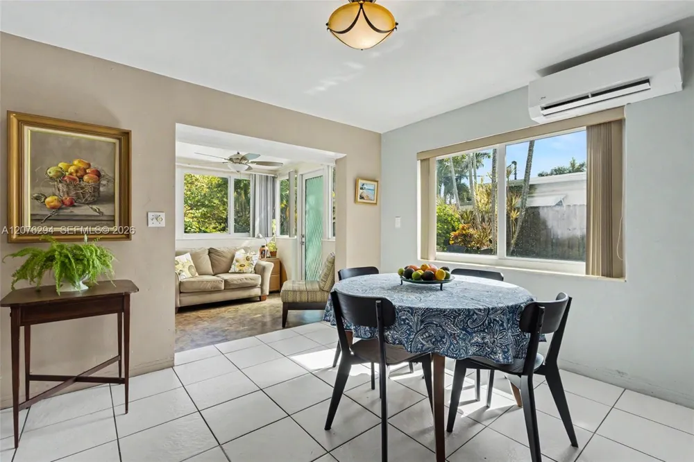 1523 Liberty St Hollywood, FL 33020