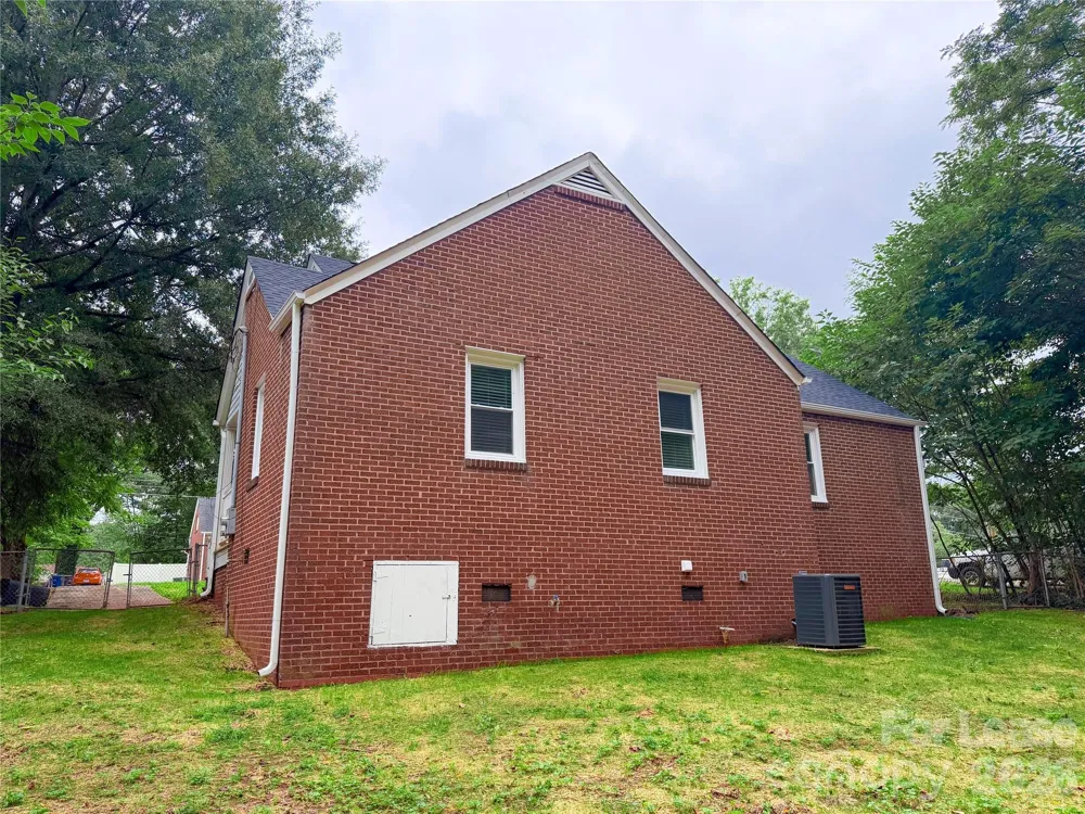 531 E Front Street Statesville, NC 28677