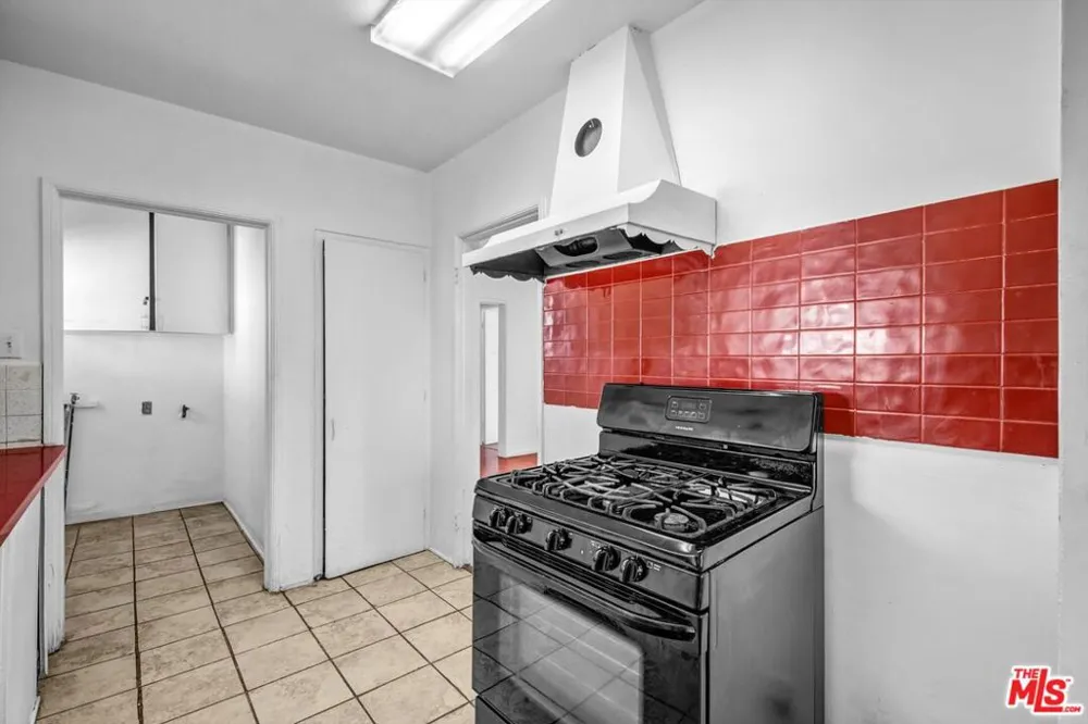 4115 W 102nd Street Inglewood, CA 90304