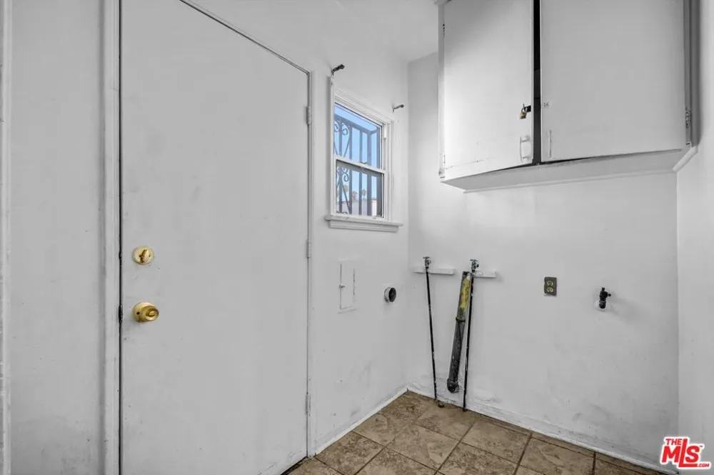 4115 W 102nd Street Inglewood, CA 90304