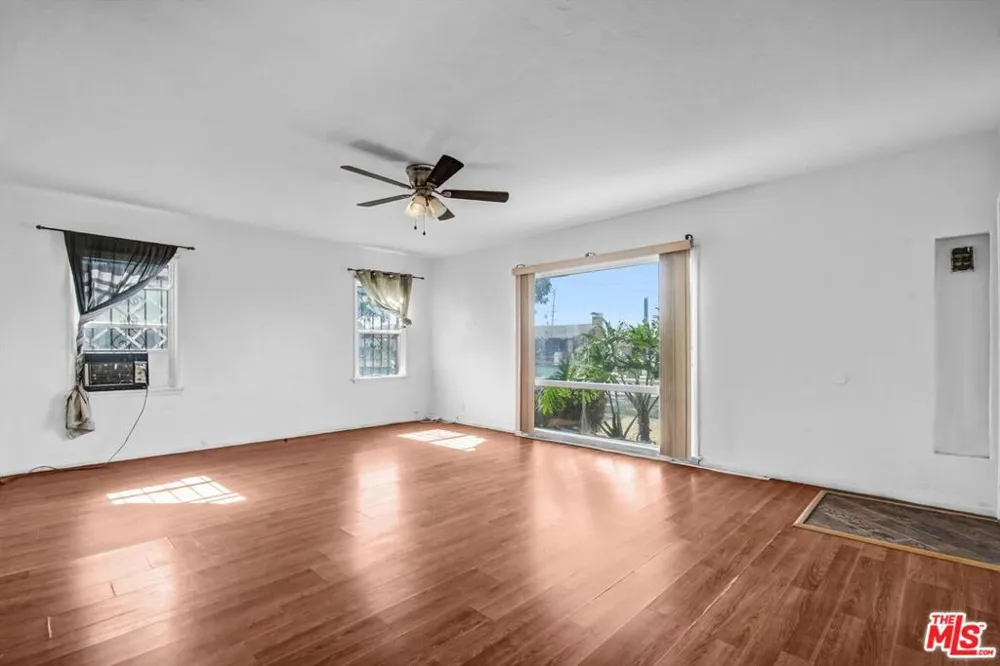 4115 W 102nd Street Inglewood, CA 90304