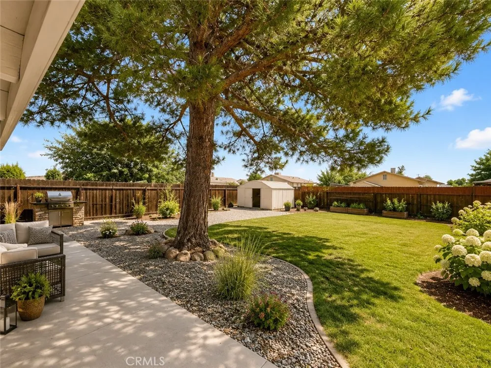12664 Esther Boron, CA 93516