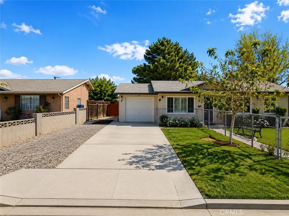 12664 Esther Boron, CA 93516
