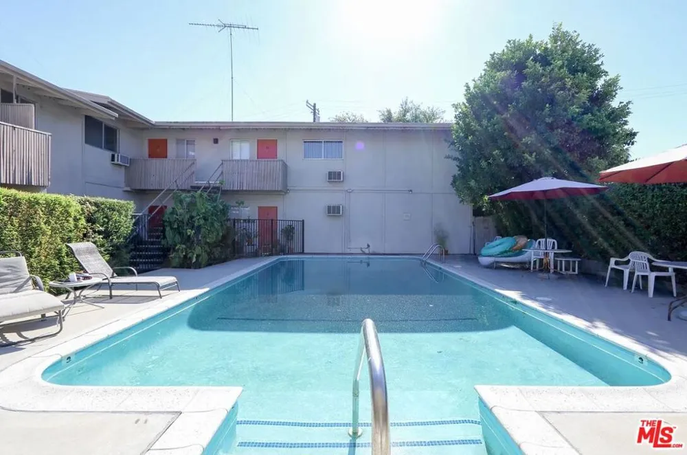 12958 Valleyheart Drive #3 Studio City, CA 91604