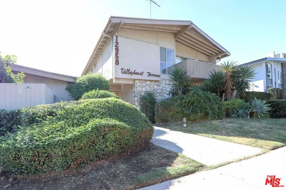12958 Valleyheart Drive #3 Studio City, CA 91604