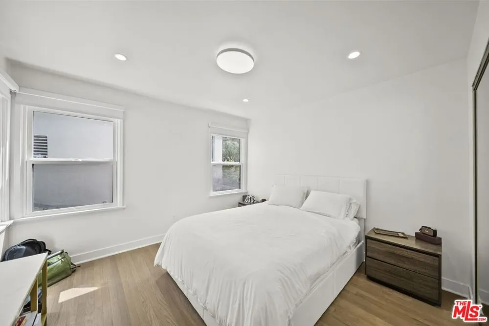 6295 Ivarene Avenue Los Angeles, CA 90068