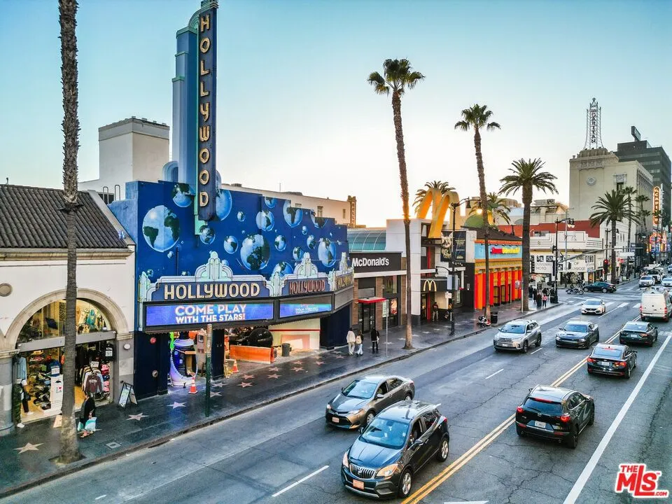 6295 Ivarene Avenue Los Angeles, CA 90068