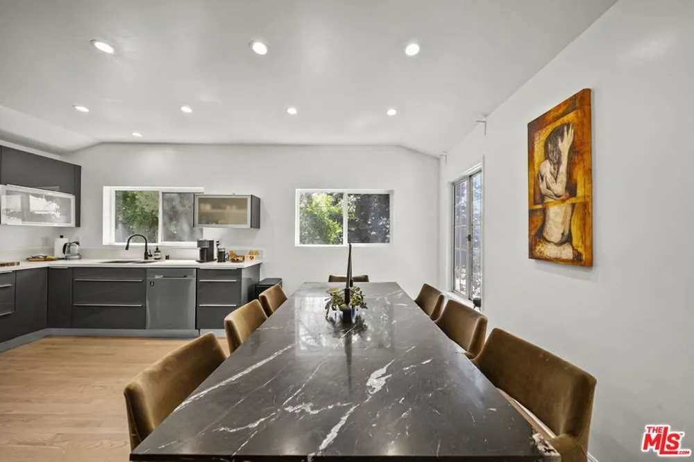6295 Ivarene Avenue Los Angeles, CA 90068