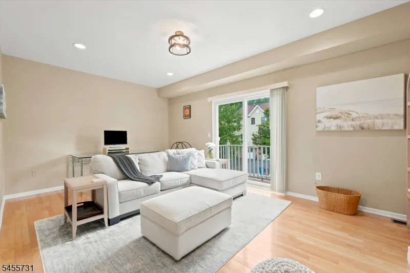 29 Riga Ct Scotch Plains, NJ 07076
