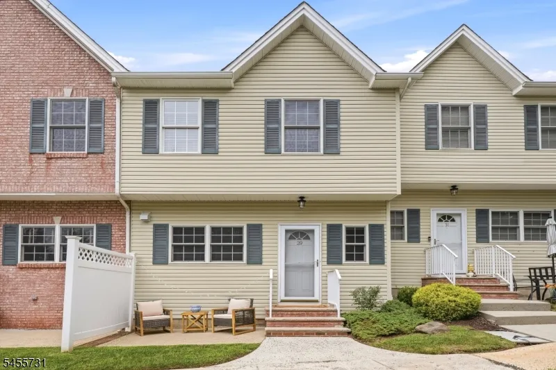 29 Riga Ct Scotch Plains, NJ 07076