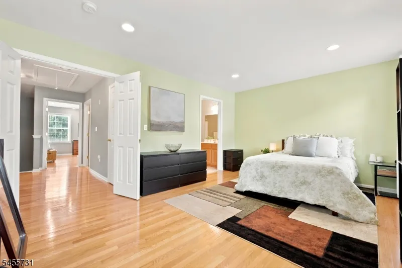 29 Riga Ct Scotch Plains, NJ 07076