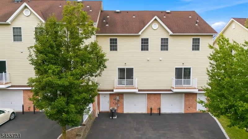 29 Riga Ct Scotch Plains, NJ 07076