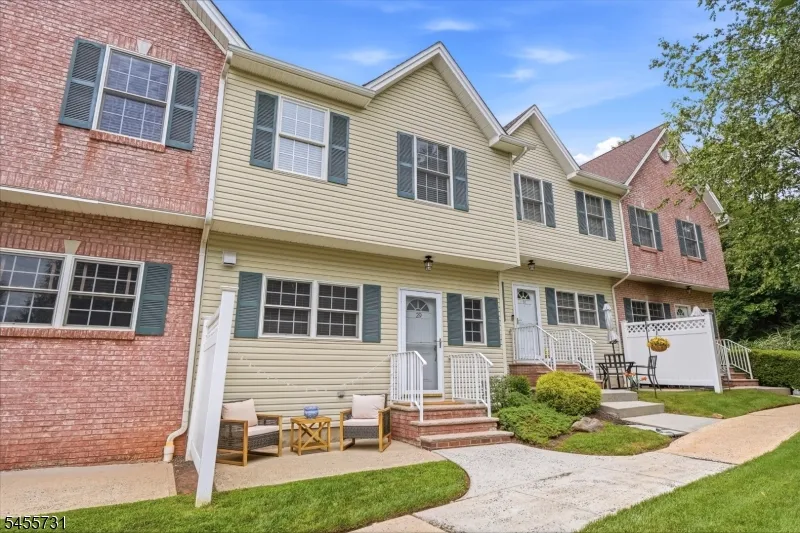 29 Riga Ct Scotch Plains, NJ 07076