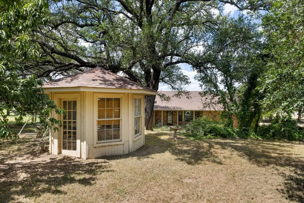 2952 State Hwy 144 Glen Rose, TX 76043