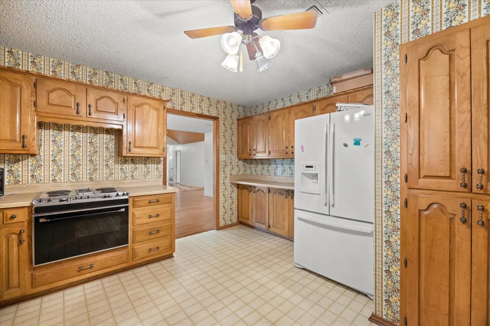 2952 State Hwy 144 Glen Rose, TX 76043