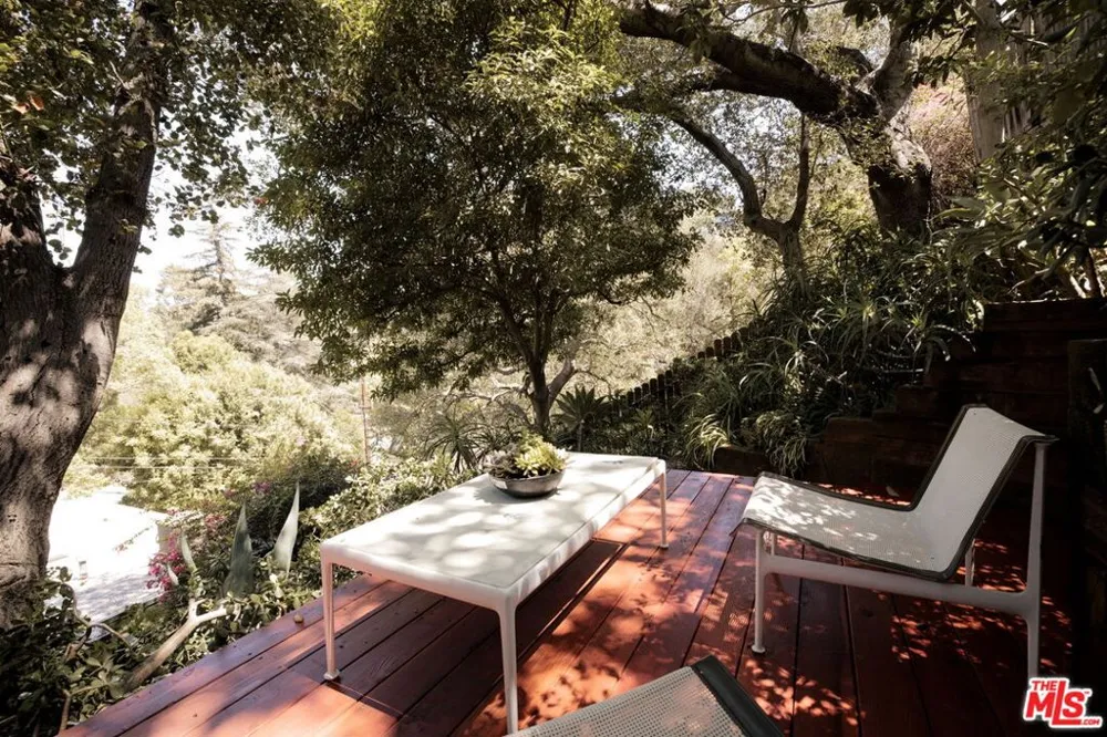 8322 Ridpath Drive Los Angeles, CA 90046