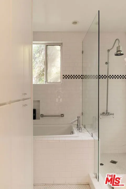 8322 Ridpath Drive Los Angeles, CA 90046
