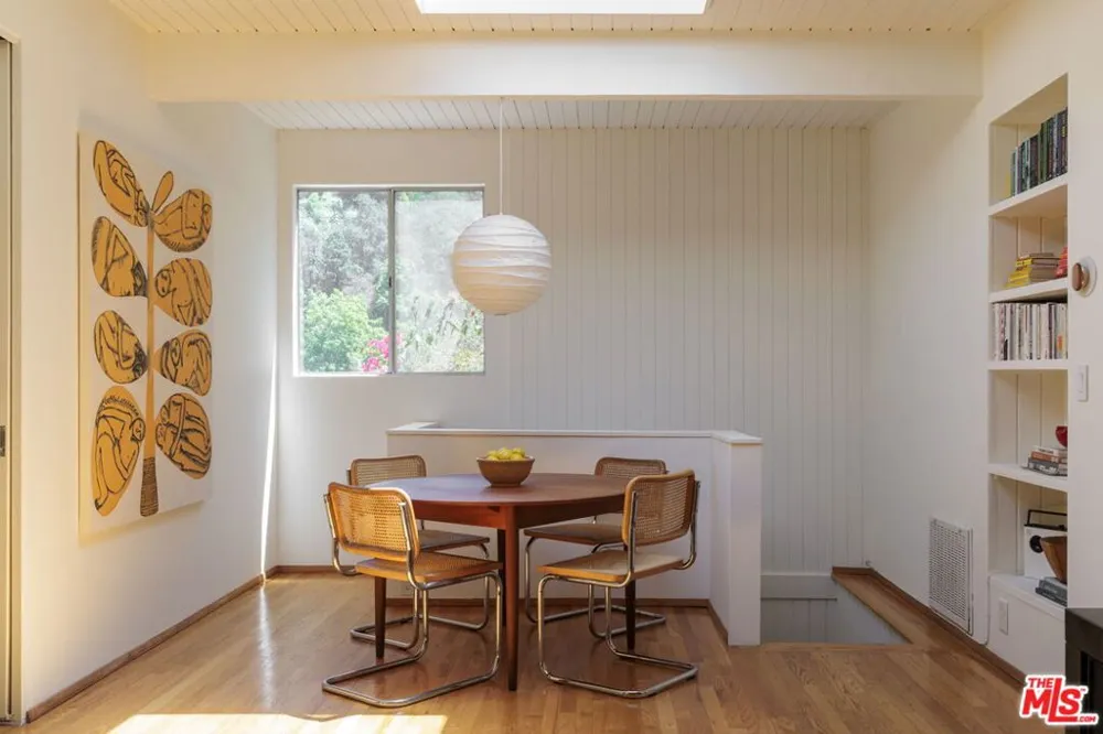 8322 Ridpath Drive Los Angeles, CA 90046