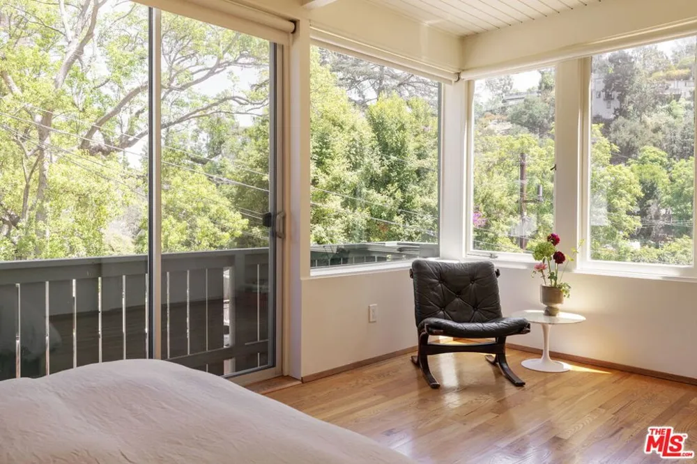 8322 Ridpath Drive Los Angeles, CA 90046