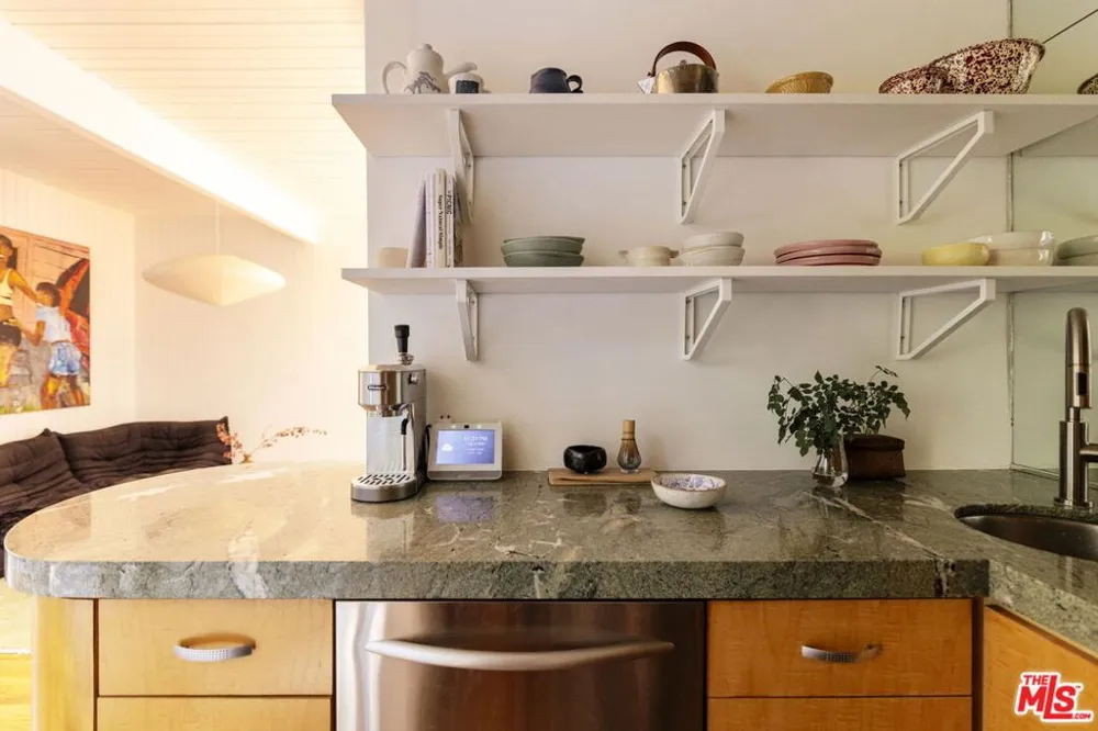 8322 Ridpath Drive Los Angeles, CA 90046